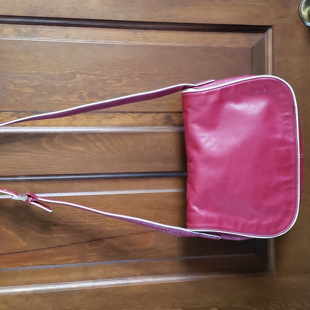 Stone Mountain Red Leather Shoulder Bag